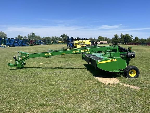 Image of John Deere 956 equipment image 1