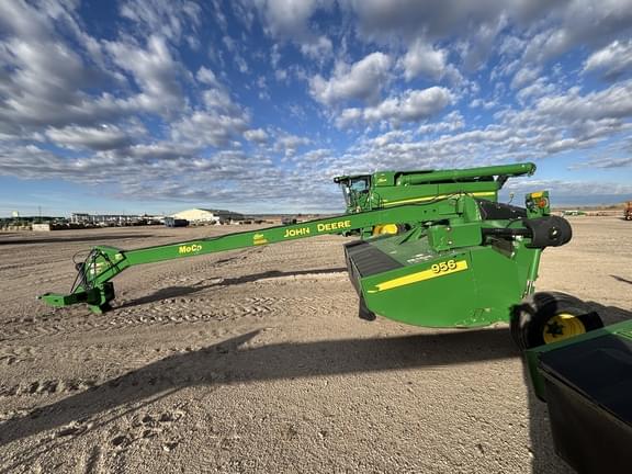 Image of John Deere 956 equipment image 1