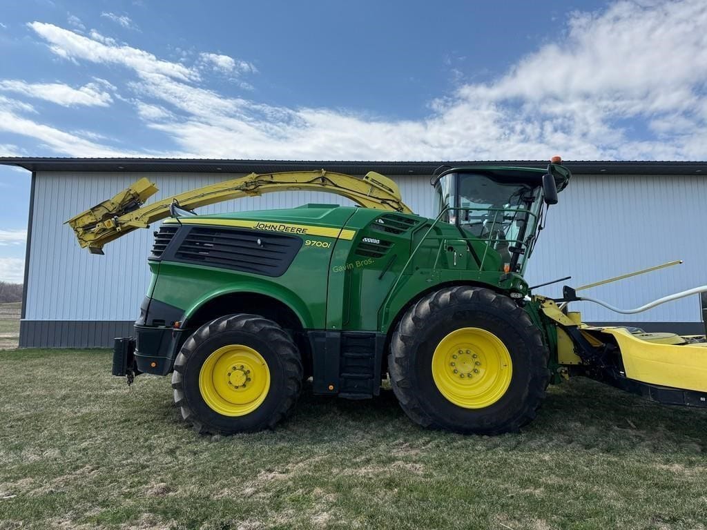 2019 John Deere 9700i Equipment Image0