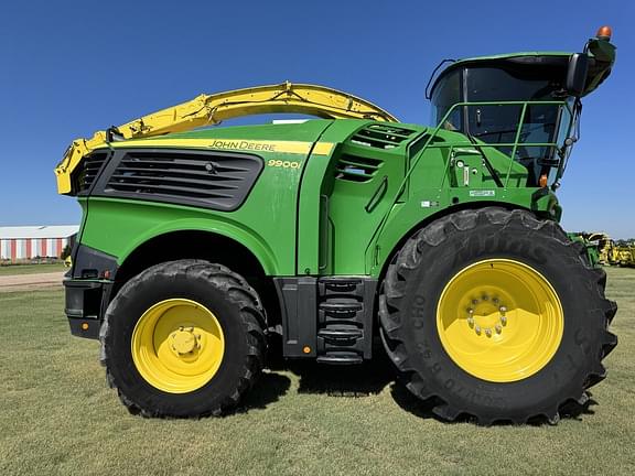 Image of John Deere 9900 Primary image