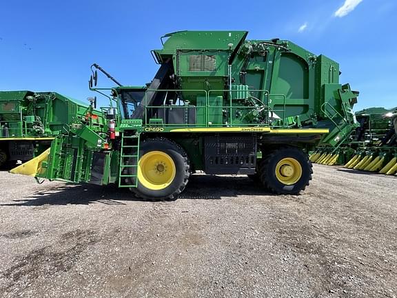 Image of John Deere CP690 equipment image 1