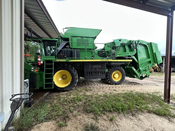 2019 John Deere CP690 Equipment Image0