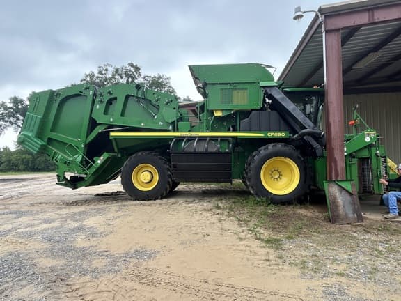 Image of John Deere CP690 equipment image 1