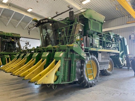 2019 John Deere CP690 Equipment Image0