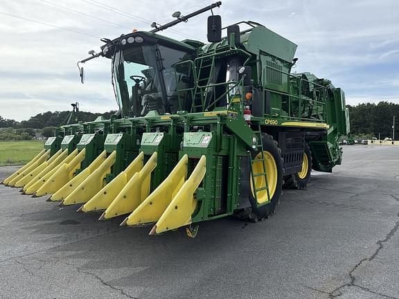 Image of John Deere CP690 equipment image 1