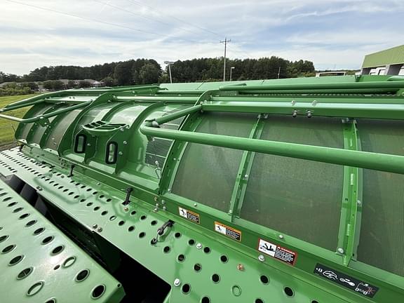 Image of John Deere CP690 equipment image 2