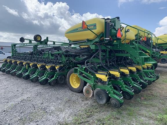Image of John Deere DB60 equipment image 4