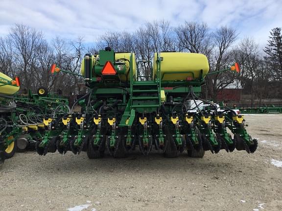 Image of John Deere DB60 equipment image 2