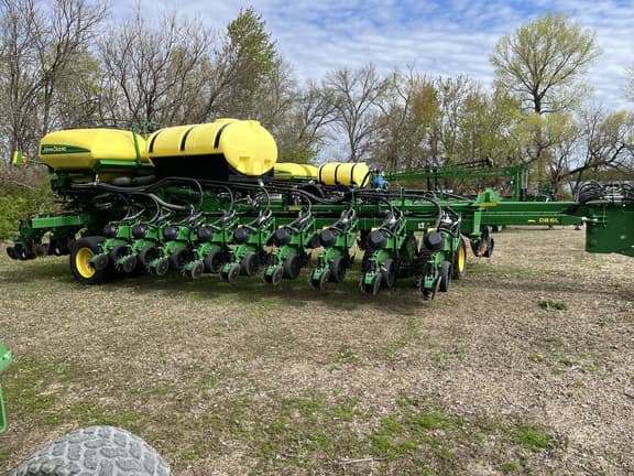 Image of John Deere DB60 equipment image 1