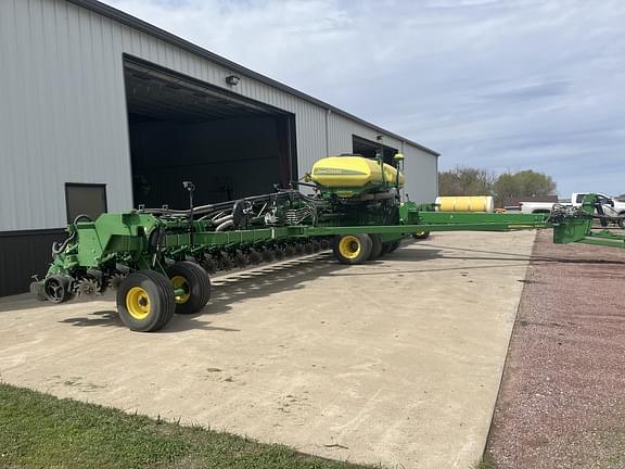 Image of John Deere DB60 equipment image 1