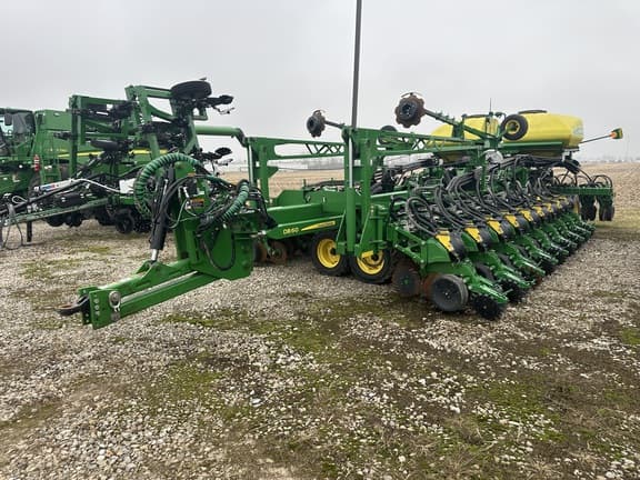 Image of John Deere DB60 equipment image 1