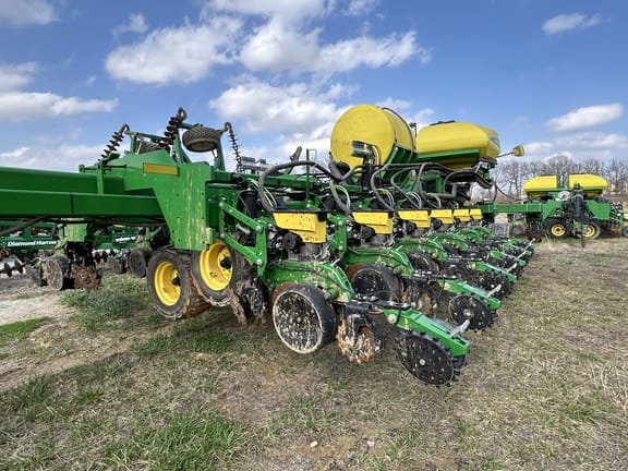 2019 John Deere DB60 Equipment Image0