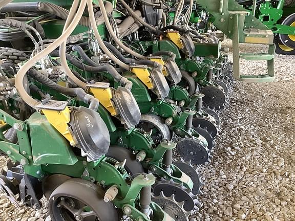 Image of John Deere DB60 equipment image 1