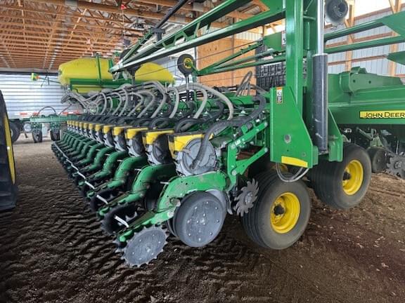 Image of John Deere DB66 Primary image