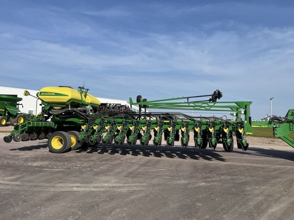 2019 John Deere DB66 Equipment Image0