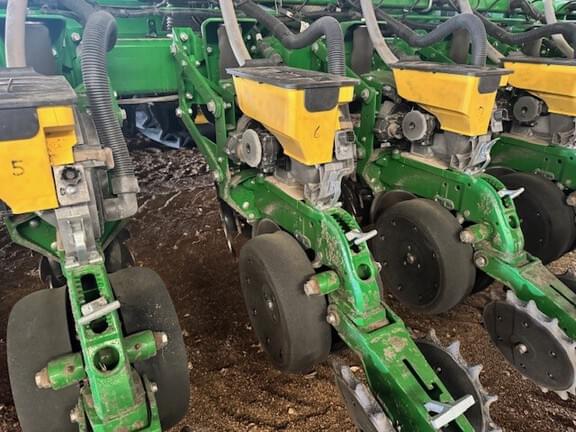 Image of John Deere DB66 equipment image 2