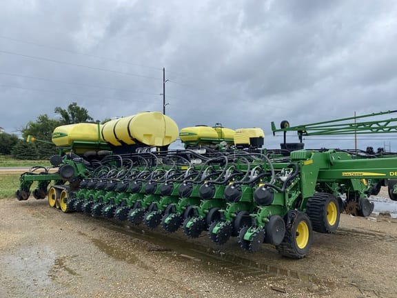 2019 John Deere DB66 Equipment Image0