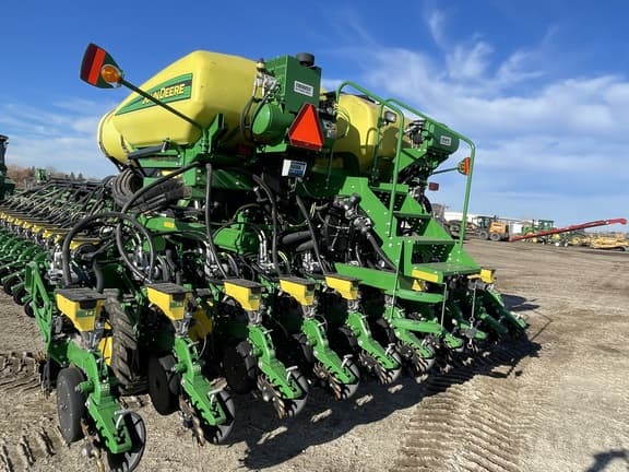 Image of John Deere DB66 equipment image 1