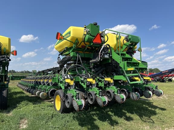 Image of John Deere DB90 equipment image 3