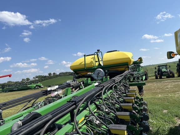 Image of John Deere DB90 equipment image 2