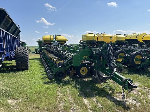 Image of John Deere DB90 equipment image 1