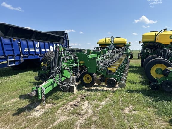 Image of John Deere DB90 equipment image 1