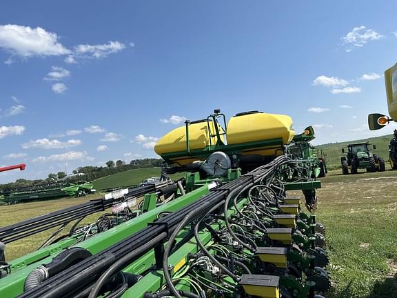 Image of John Deere DB90 equipment image 2