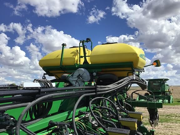 Image of John Deere DB90 equipment image 2