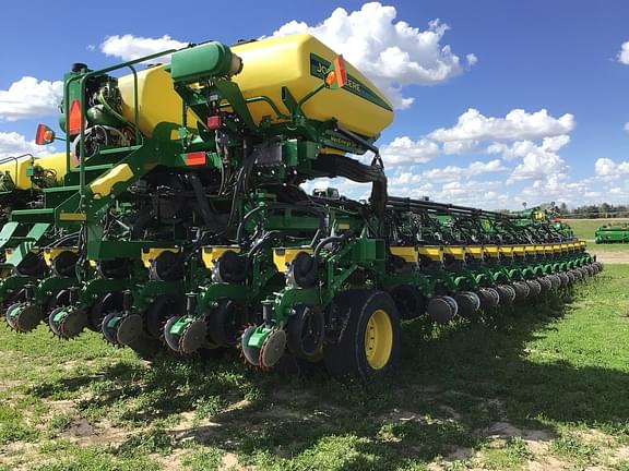 Image of John Deere DB90 equipment image 4