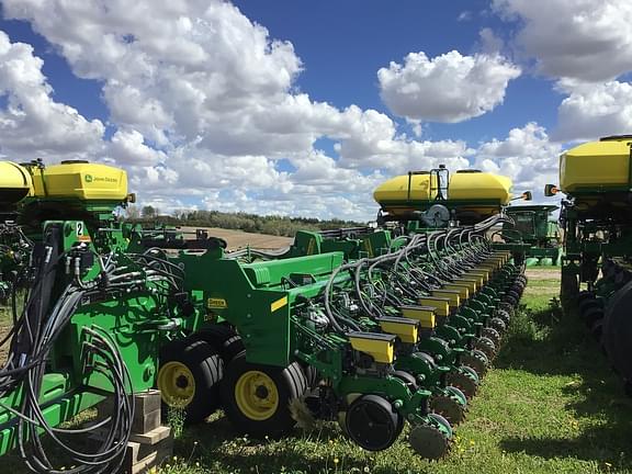 Image of John Deere DB90 Primary image