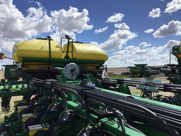 Image of John Deere DB90 equipment image 3