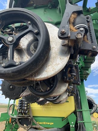 Image of John Deere DR16X equipment image 2