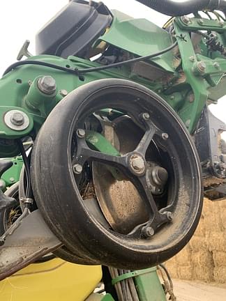 Image of John Deere DR16X equipment image 4