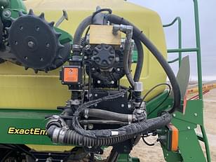 Main image John Deere DR16X 16