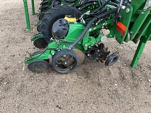 Main image John Deere DR16X 10