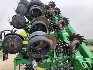 Main image John Deere DR16X 7