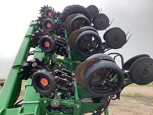 Main image John Deere DR16X 8