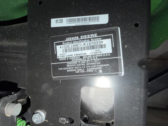 Image of John Deere E100 equipment image 3