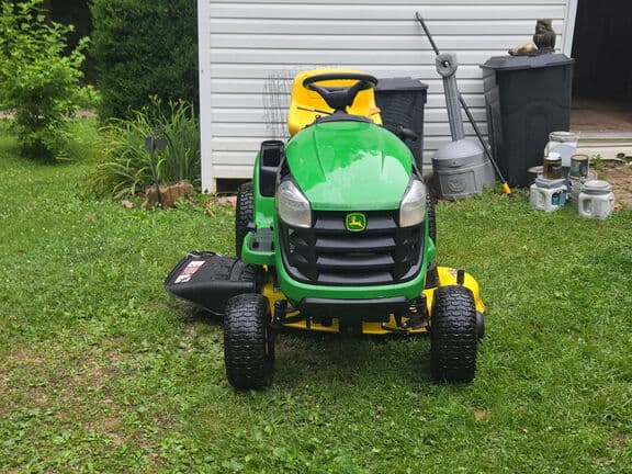 Image of John Deere E110 equipment image 2