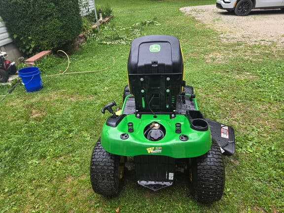 Image of John Deere E110 equipment image 4