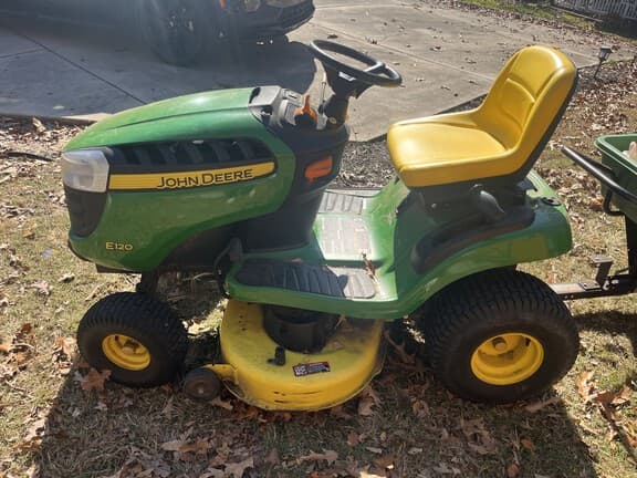 Image of John Deere E120 Image 0