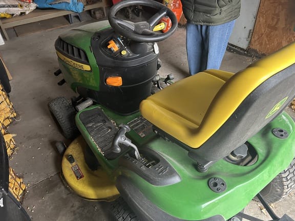 2019 John Deere E130 Equipment Image0