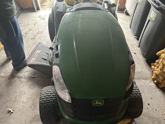 Image of John Deere E130 equipment image 4