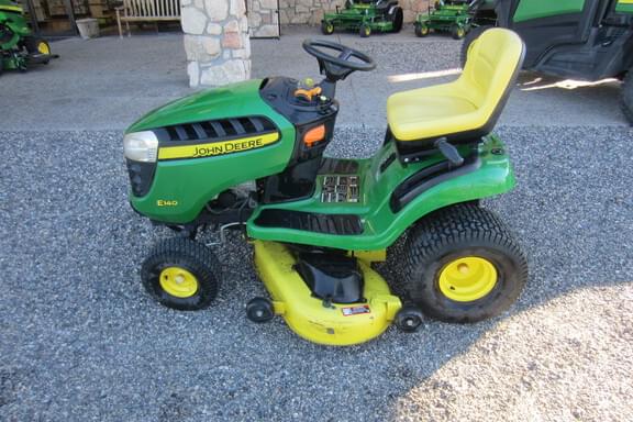 Image of John Deere E140 equipment image 1