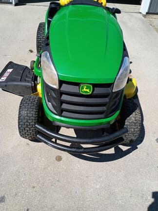 Image of John Deere E140 Image 1