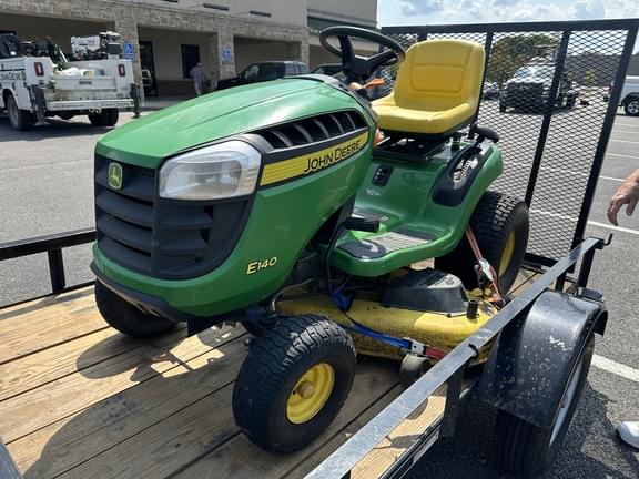 Image of John Deere E140 equipment image 4