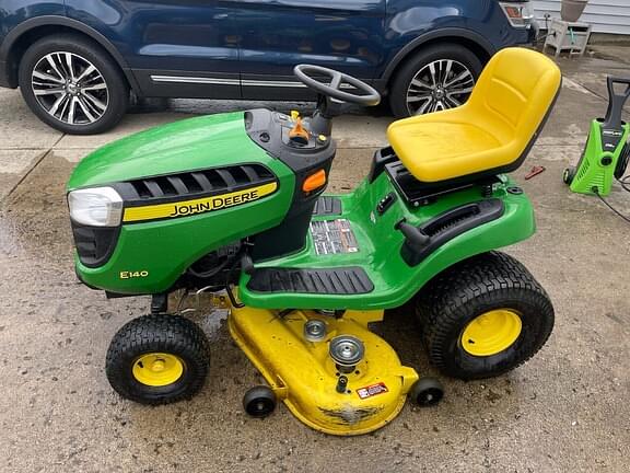 John deere riding online mower e140