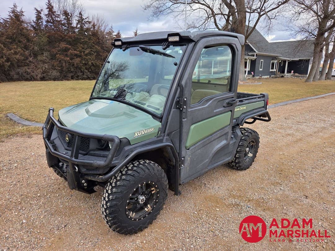 Image of John Deere XUV 835R Primary image