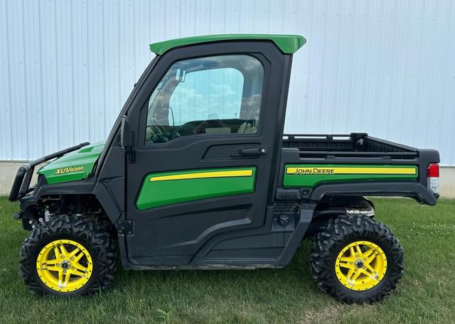 Image of John Deere XUV 835R equipment image 4