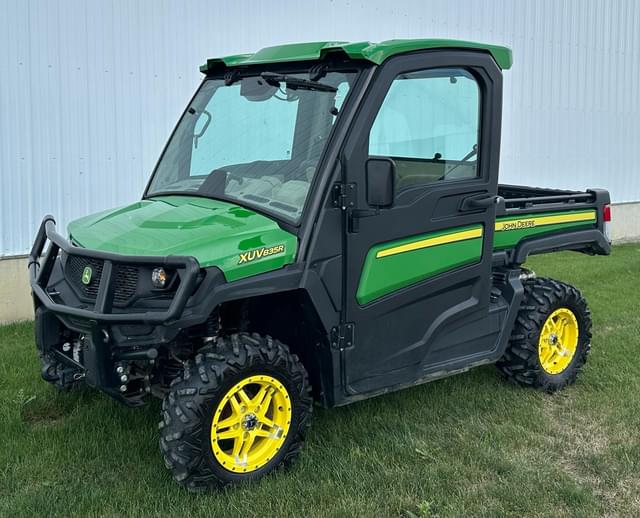 Image of John Deere XUV 835R equipment image 3